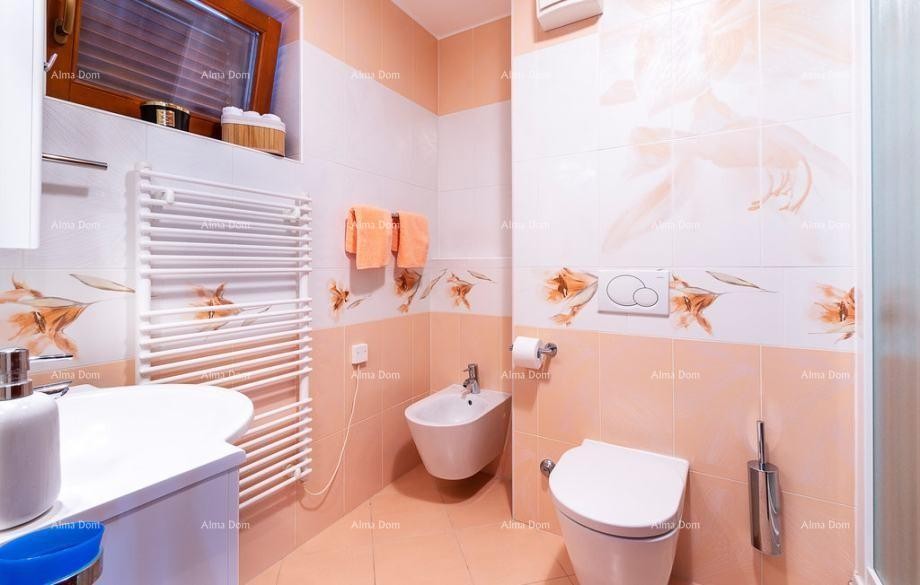Rovinj – Apartma z 2 spalnicama in parkirnim mestom v garaži 13
