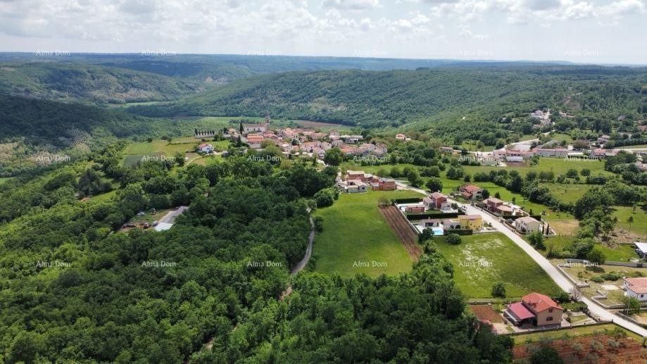 Prodaje se građevinsko zemljište 1246 m2, Tinjan 1