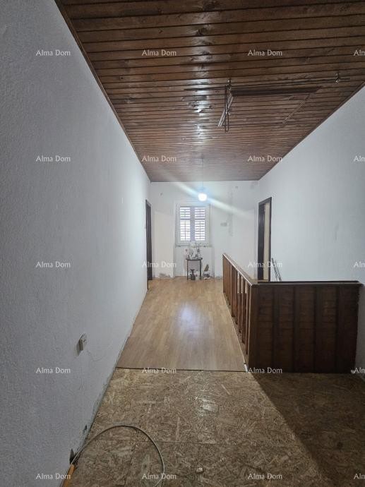 Barban – hiša z ograjenim dvoriščem 12