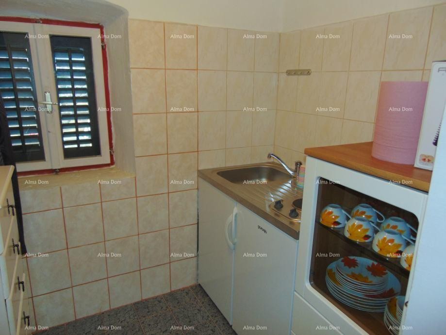 Prostrana hiša v Marčani s tremi nadstropji in vrtom - prodaja. 5