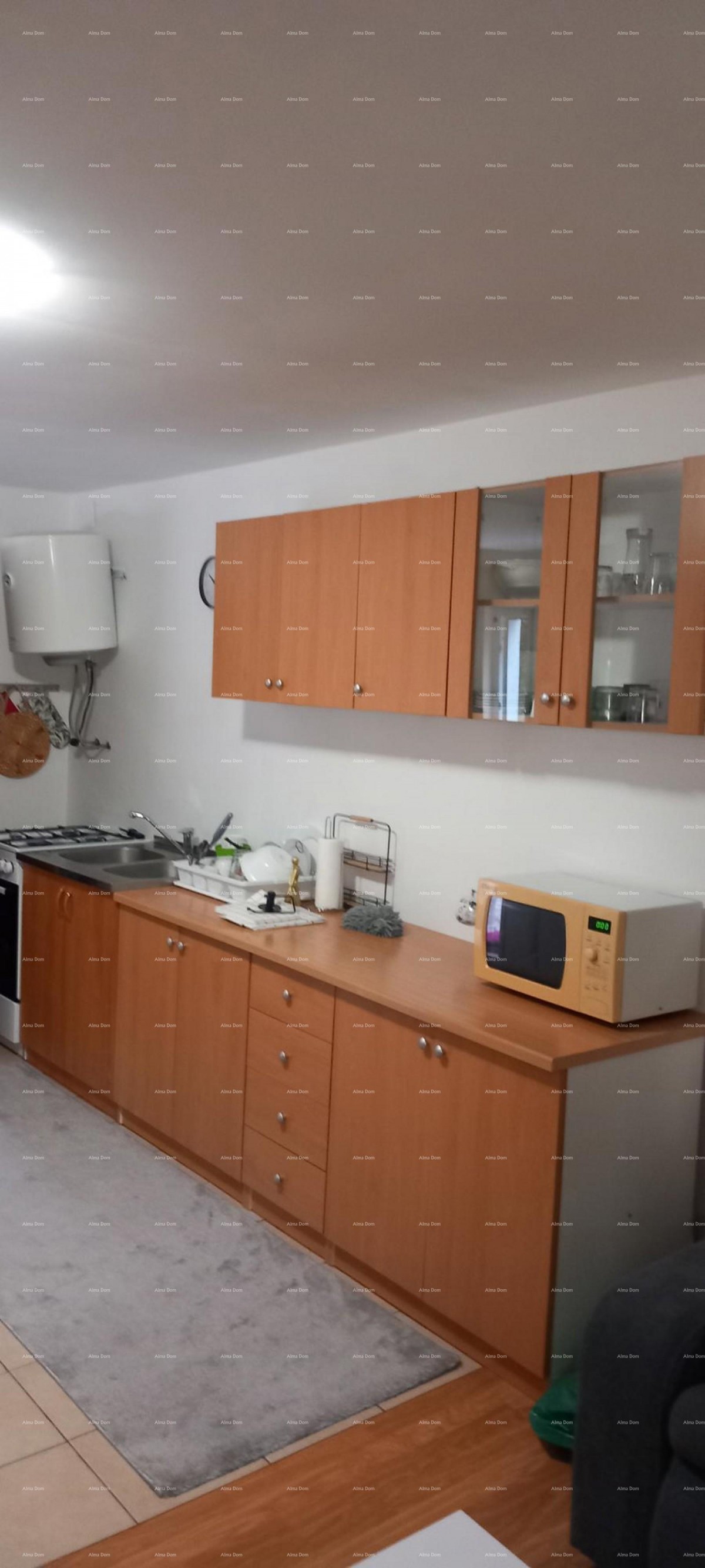 Prodaje se lijepo uređen stan, Kavran 8