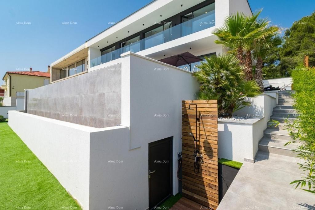 Современная вилла с панорамным видом на море в Медулине! 2