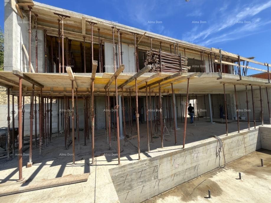 Продается недавно построенный современный особняк с бассейном недалеко от Буе 12