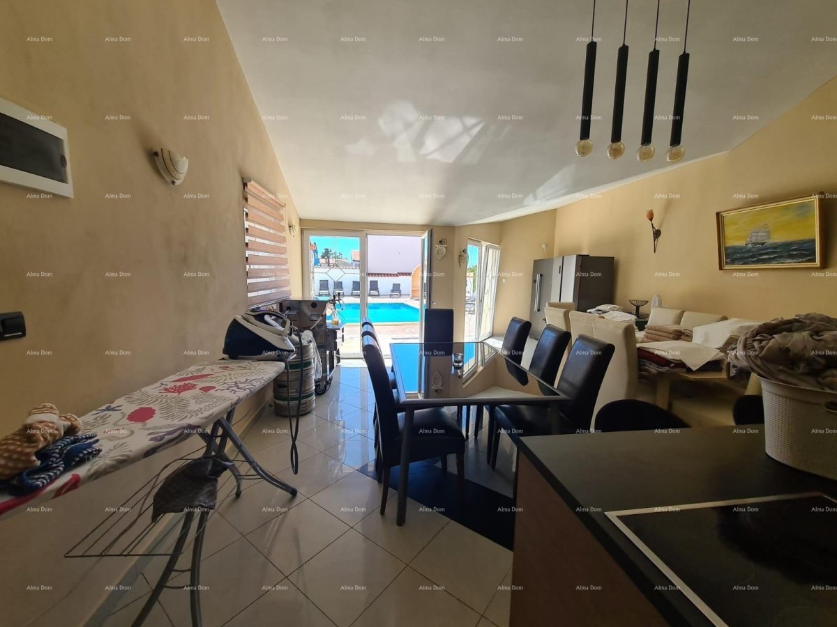 Na prodaju kuća s bazenom – Valtura 50