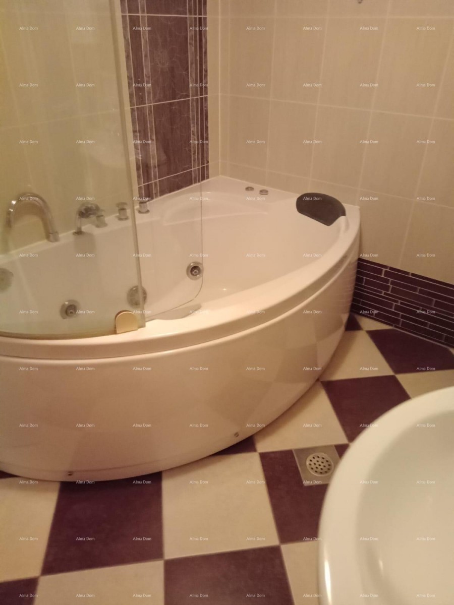 Prodaja velikega, lepo urejenega in popolnoma opremljenega apartmaja, s pogledom na morje, Ližnjan! 22