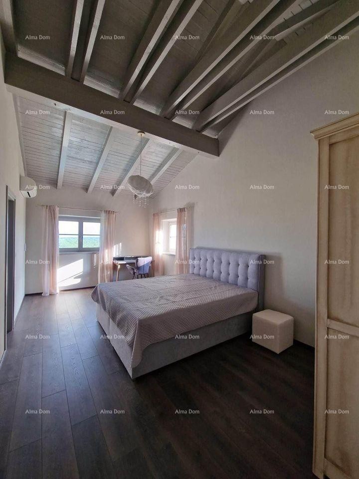 An exclusive villa with a swimming pool in Vižinada is for sale 2