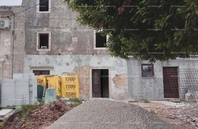 Продается дом с погребом в стадии ремонта, КРНИЦА!