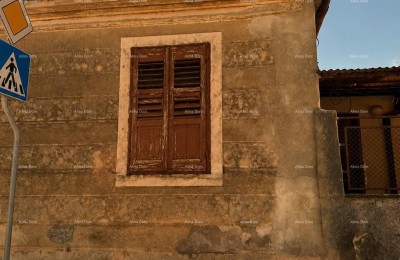 ISTRA, PULA - Hiša za adaptacijo v centru mesta