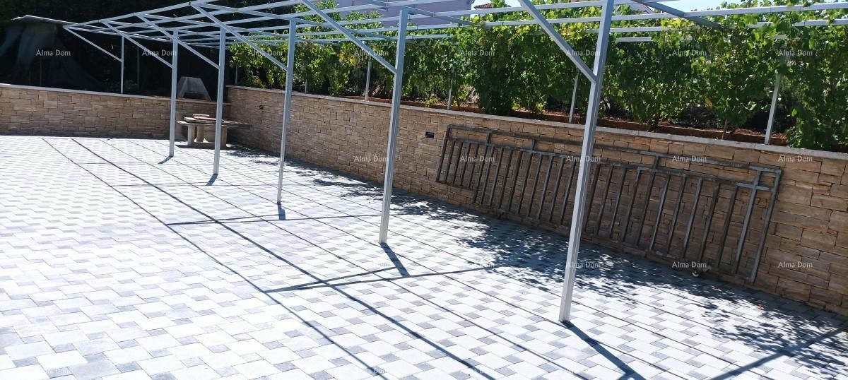 Новый многоквартирный дом недалеко от Ровиня 2