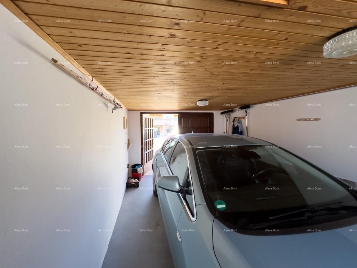 Velika hiša s 4 stanovi - Peščena uvala! 15