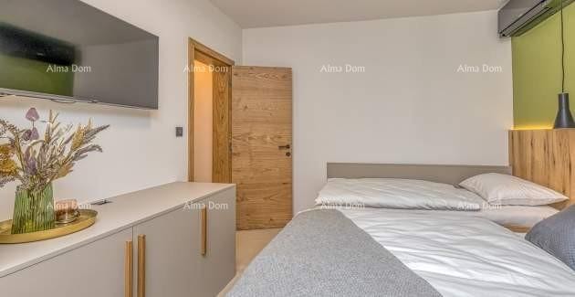 Vendesi una bella palazzina con tre appartamenti nel centro, Orsera! 8