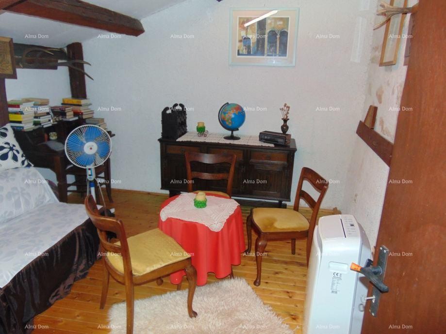 Prostrana hiša v Marčani s tremi nadstropji in vrtom - prodaja. 9