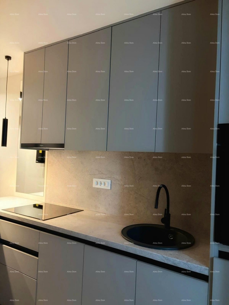 MODERNA KUĆA S PRIVATNIM BAZENOM – PAVIĆINI, MARČANA 6