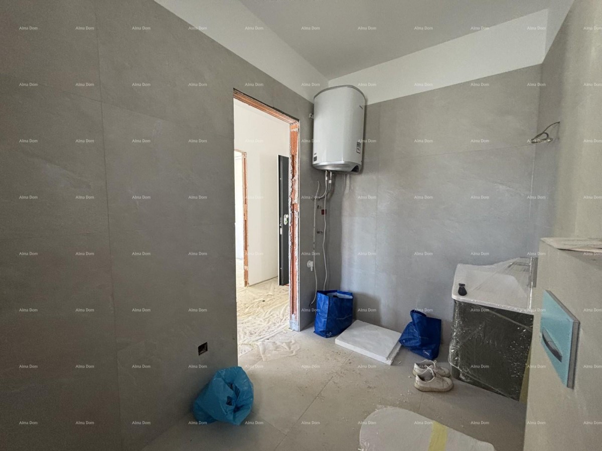 PREMANTURA - prostrani stan z bazenom, 500 m do mora  (102) 7