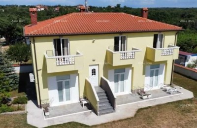 Umag. A beautiful house with six apartments.