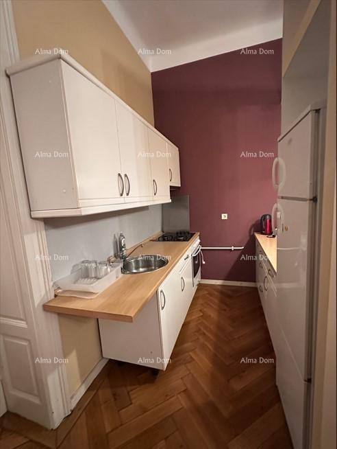 Pula – stan s 3 apartmanske jedinice! Centar. Zadarska ulica. 5