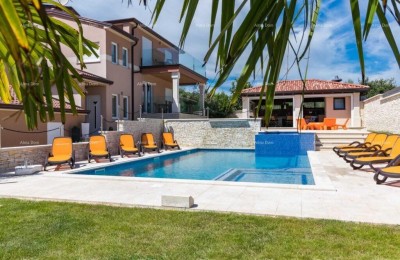 Красивая вилла на большом участке!