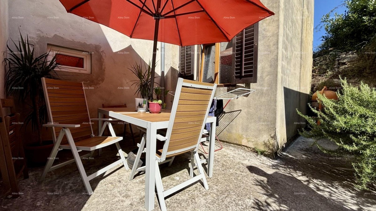 ПУЛА, центр – продажа квартиры 55 м² с садом и парковочным местом 15