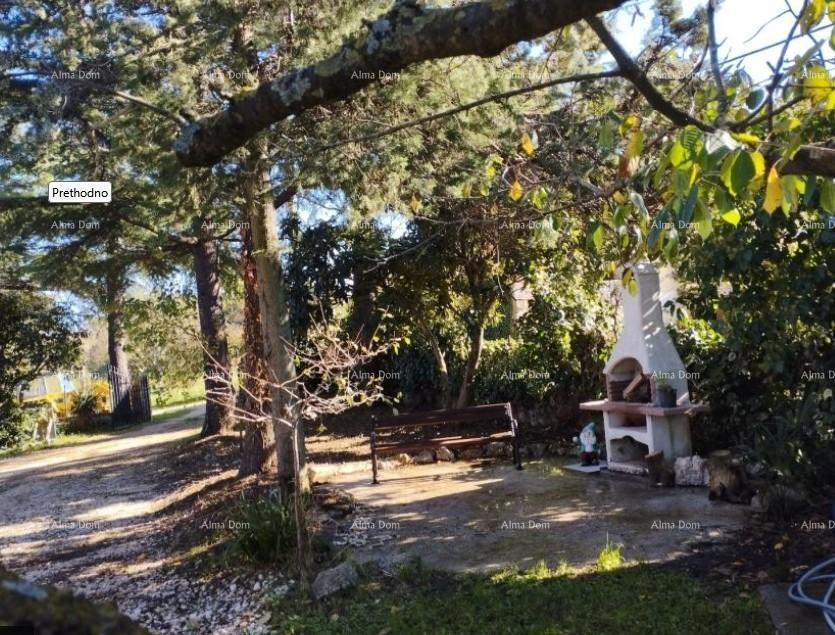 For sale: house with a large yard, 5 km from Poreč. 5
