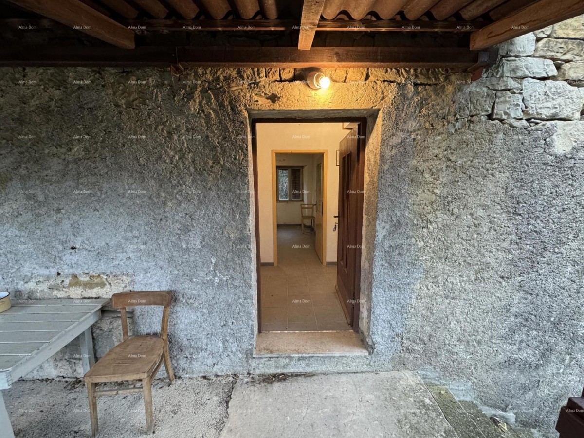 Vendita - casa in pietra istriana con terreno edificabile, in un paese più piccolo, vicino a Buzet! 4