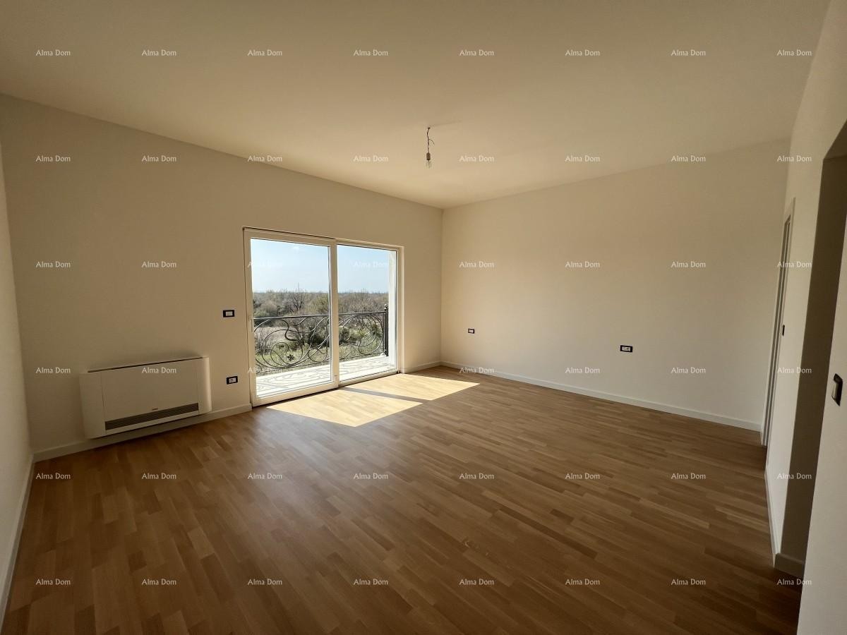 New house with a pool, modernly furnished. 7 km to the center of Poreč. 18