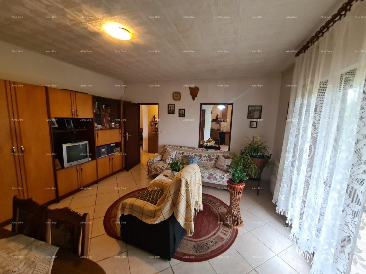 House with a large yard for sale, Jadreški 13