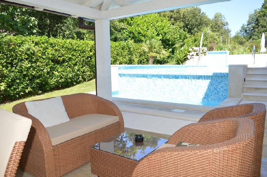 VILLA IN PJEŠČANA ONLY 100 M FROM THE SEA!! 6