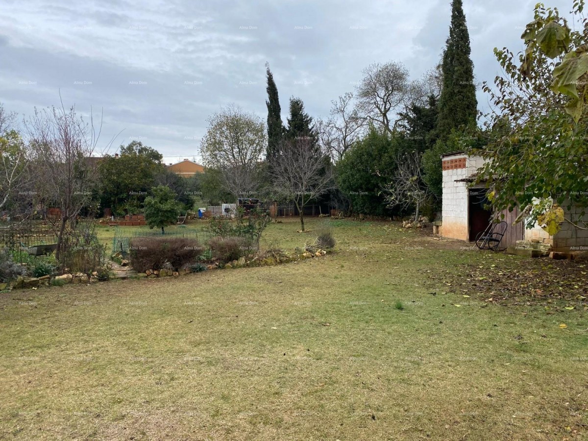 Vendita di una casa bifamiliare con annesso (casa più piccola) e terreno, Pola! 8