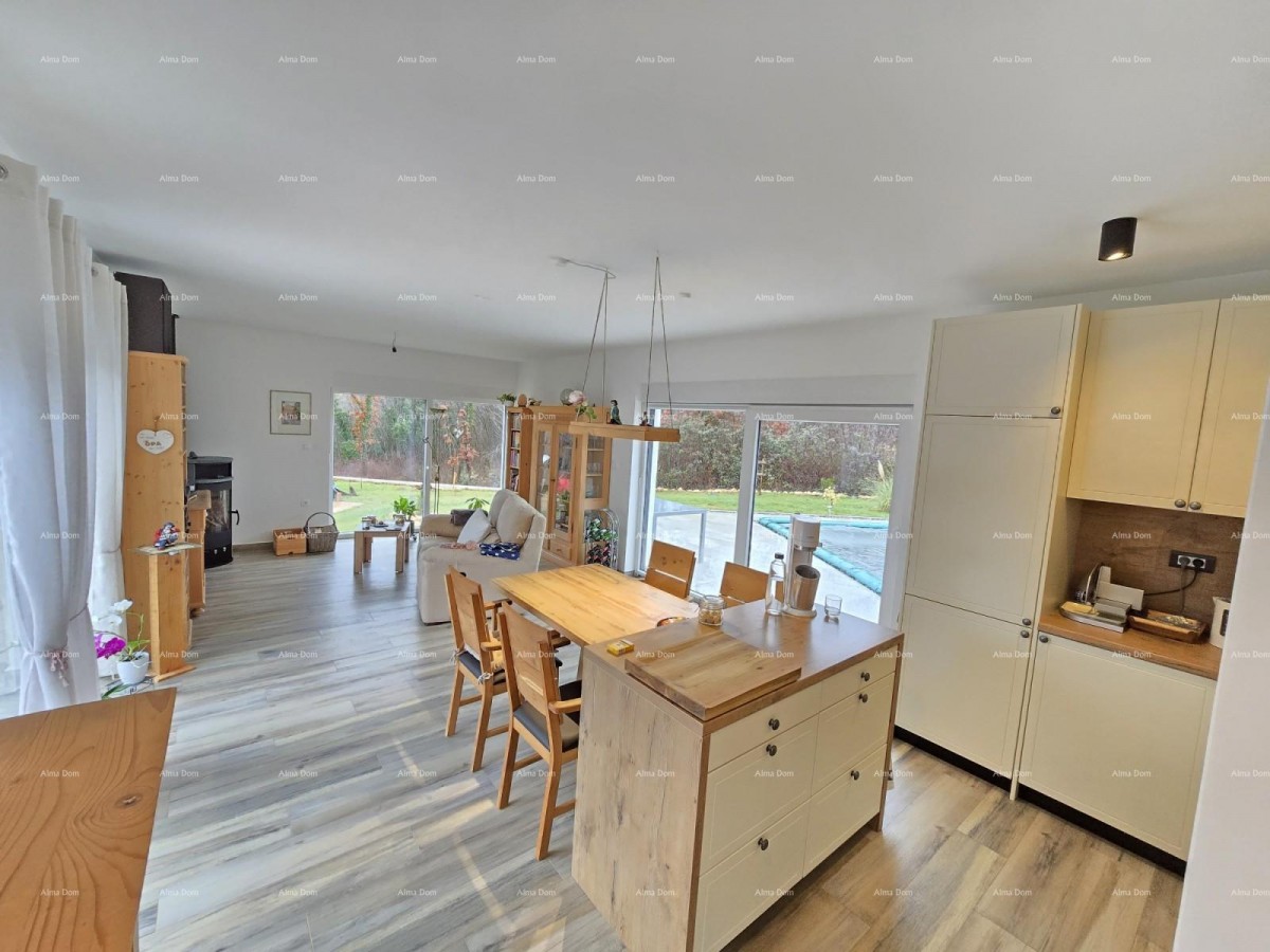 Самостоятельный одноэтажный дом с бассейном! 9