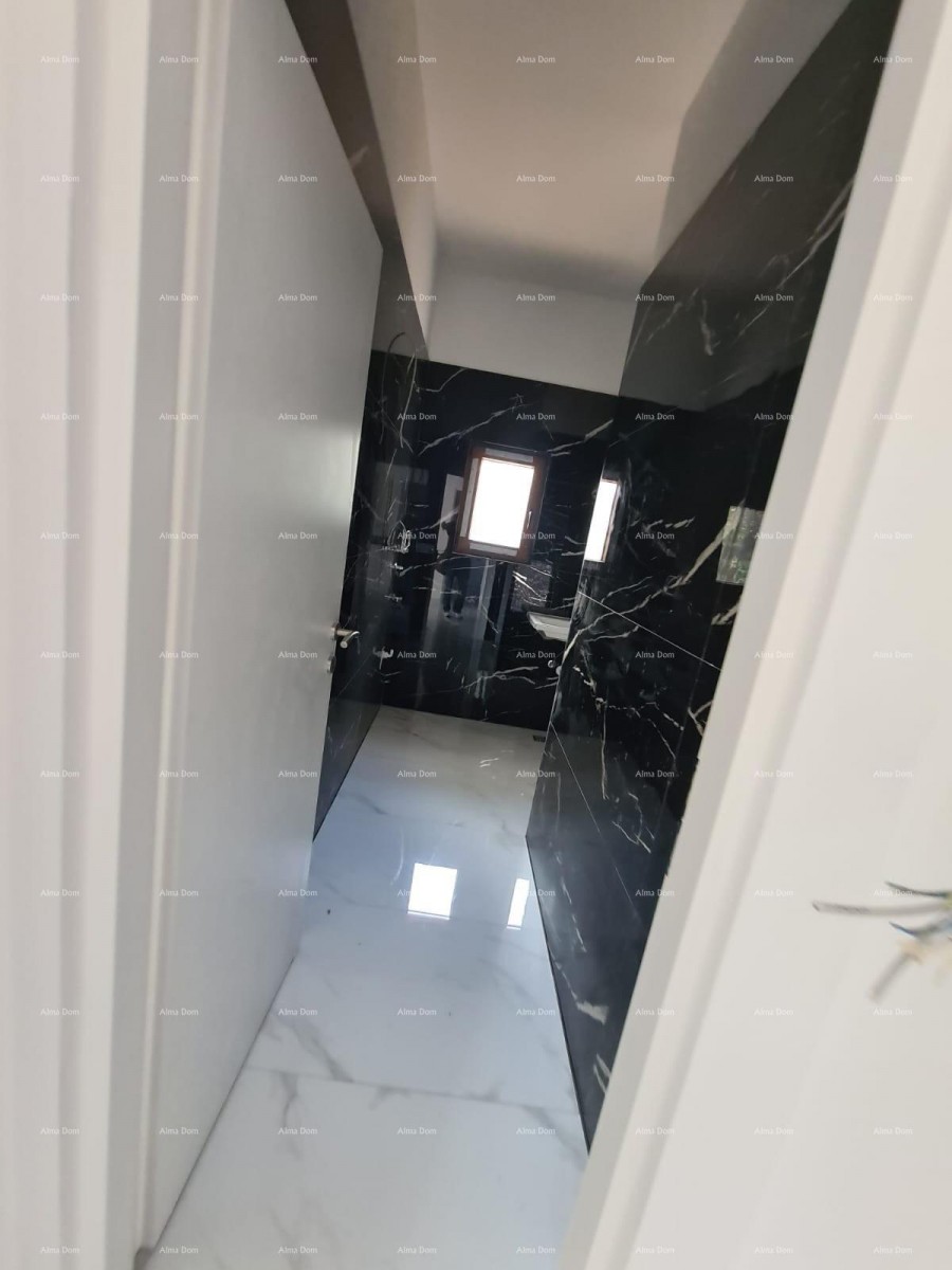 Пореч – просторная квартира на первом этаже с двором 15