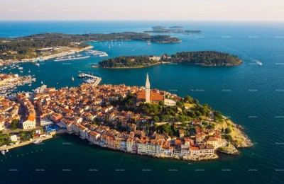 ROVINJ - građevinsko zemljište za 6 stambenih jedinica. Blizina mora!