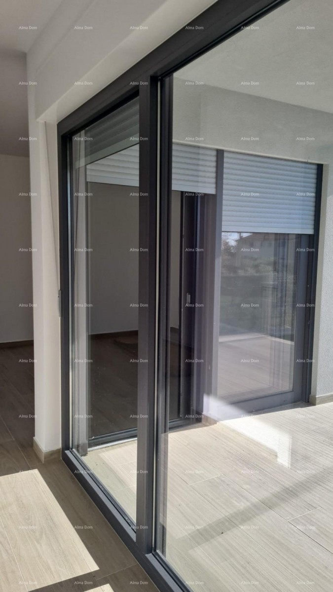 Modern apartment in block A with a garden and parking space, close to Umag! 5