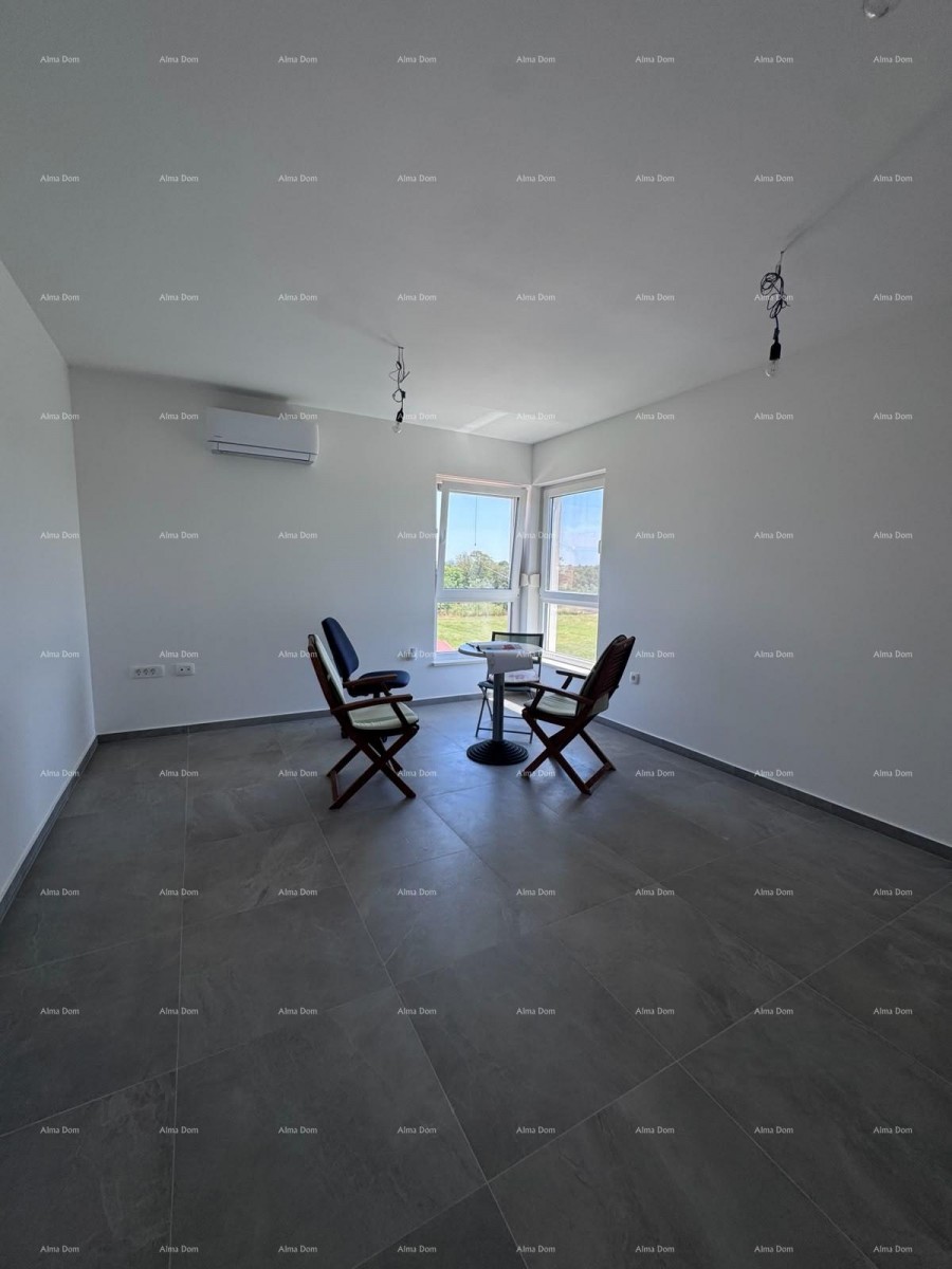 Moderno trilocale con grande terrazza e 2 posti auto 13