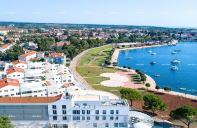 Prodaja stana s garažnim mjestom i pogledom na more, Umag!