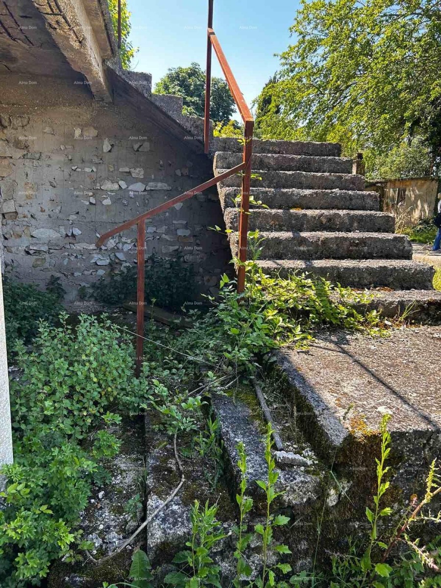 Prodaja kuće sa  stajom i zemljištem u blizini Barbana! 10