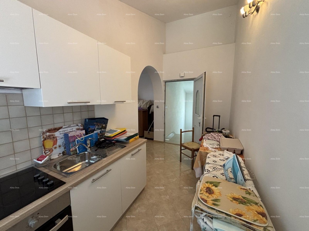 VALBANDON - Kuća s dva stana – idealna za obiteljski život ili investiciju 30