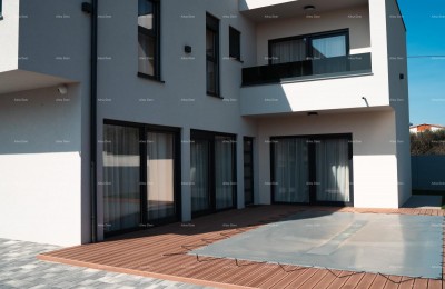 Отличное расположение, Помер! Современный двухэтажный дом с бассейном и джакузи!