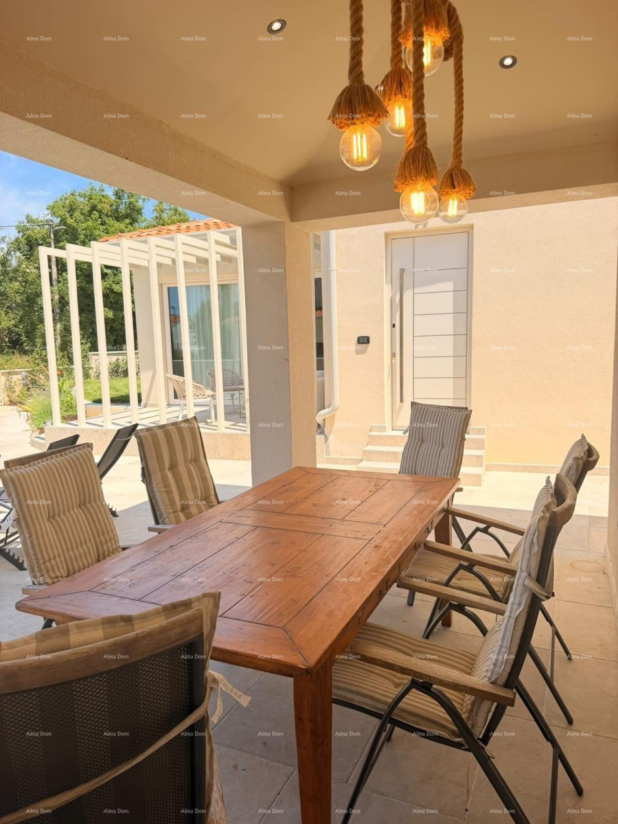 MODERN VILLA WITH POOL – 5 KM FROM THE SEA, TAR 22