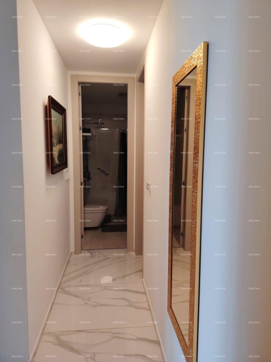 Luksuzno stanovanje s pogledom na morje, 30 m od plaže, popolno za družino 9