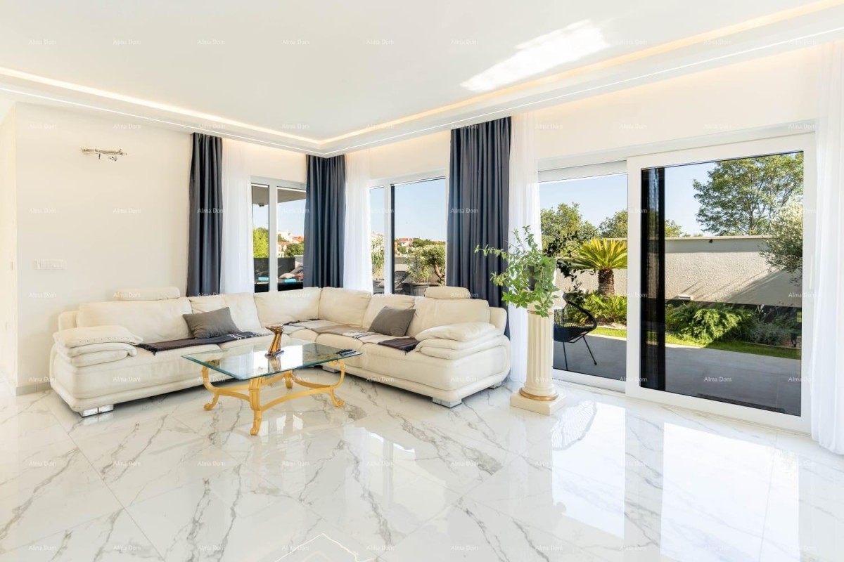 A modern house with a pool in a great location, Medulin! 4