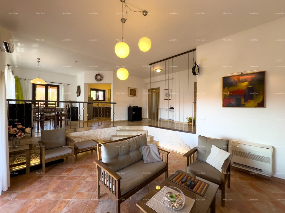 Bellissima casa con piscina a Pola, ideale per famiglie o investimento. 23