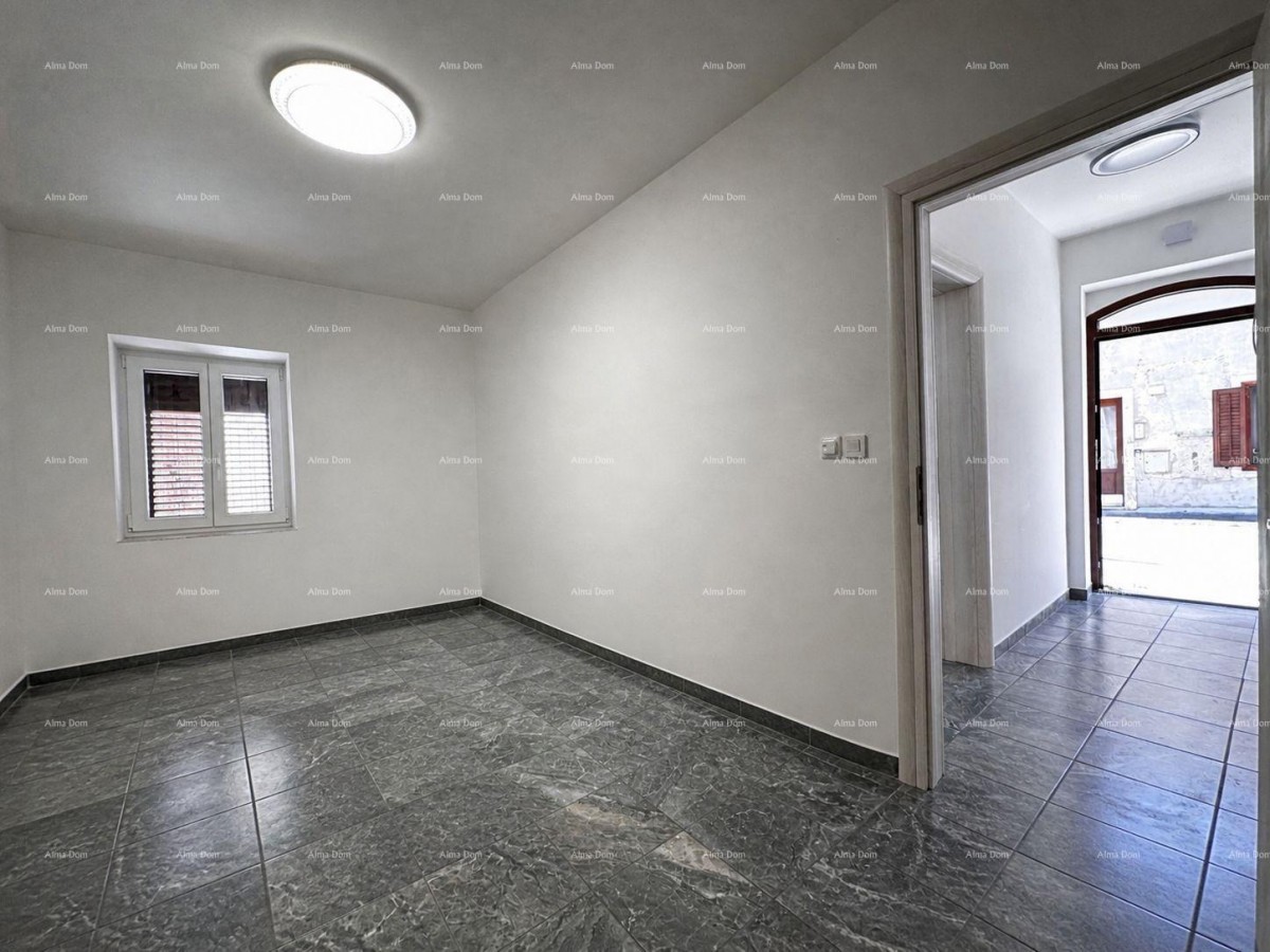 Pula, center – fully renovated apartment, 49.33 m², two bedrooms 5