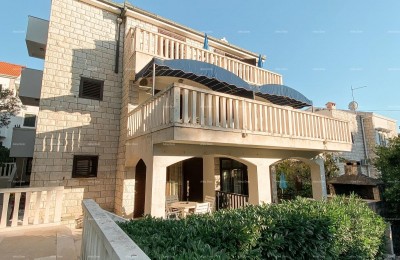 Beautiful villa with 6 apartments for sale in one of the best locations in Supetar, island of Brač!