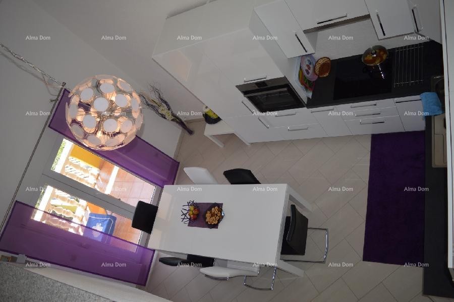 House with four separate apartments. 1 km to Verudela. 23