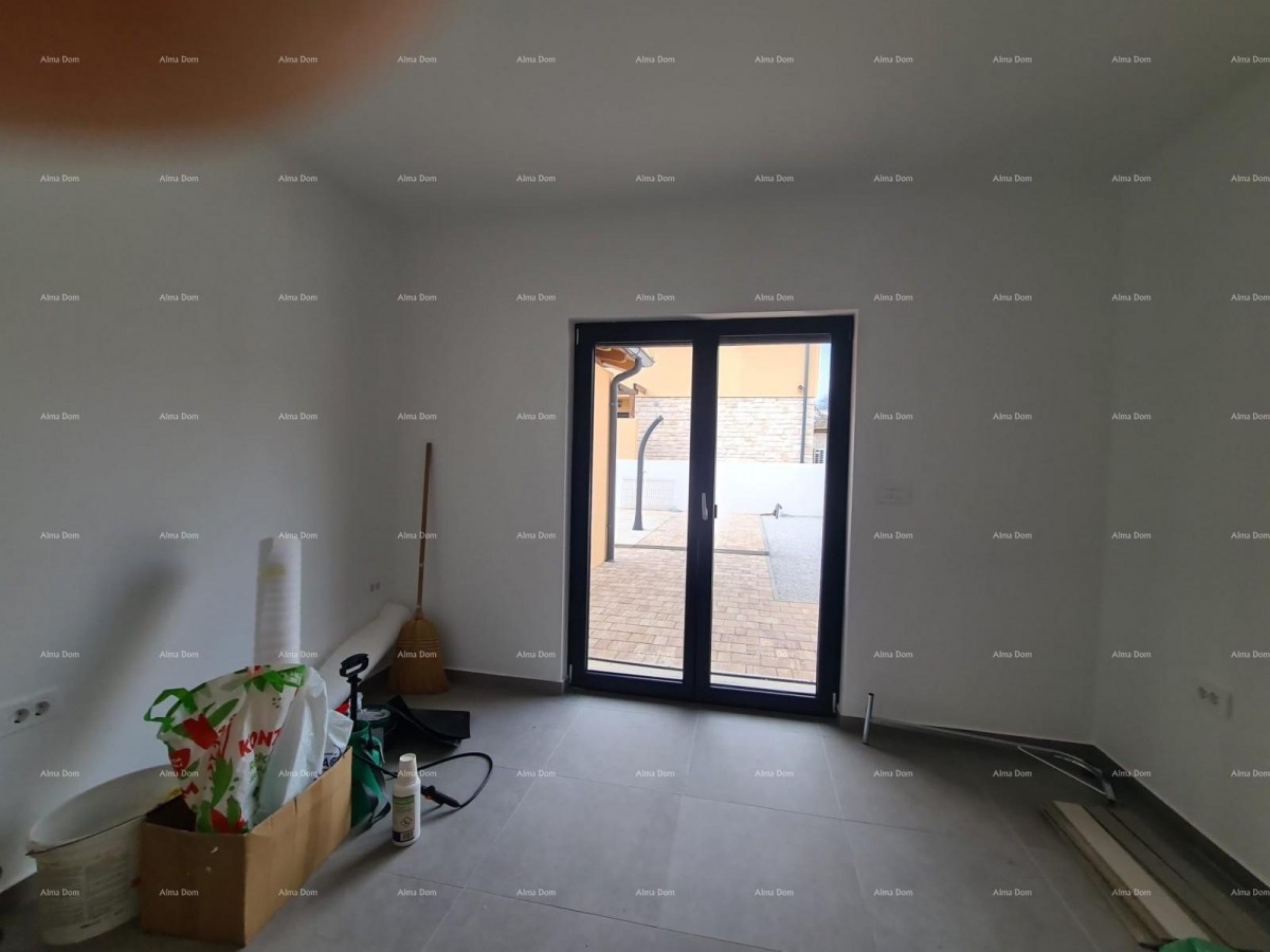 Продажа дома с бассейном - Светвинченат 10