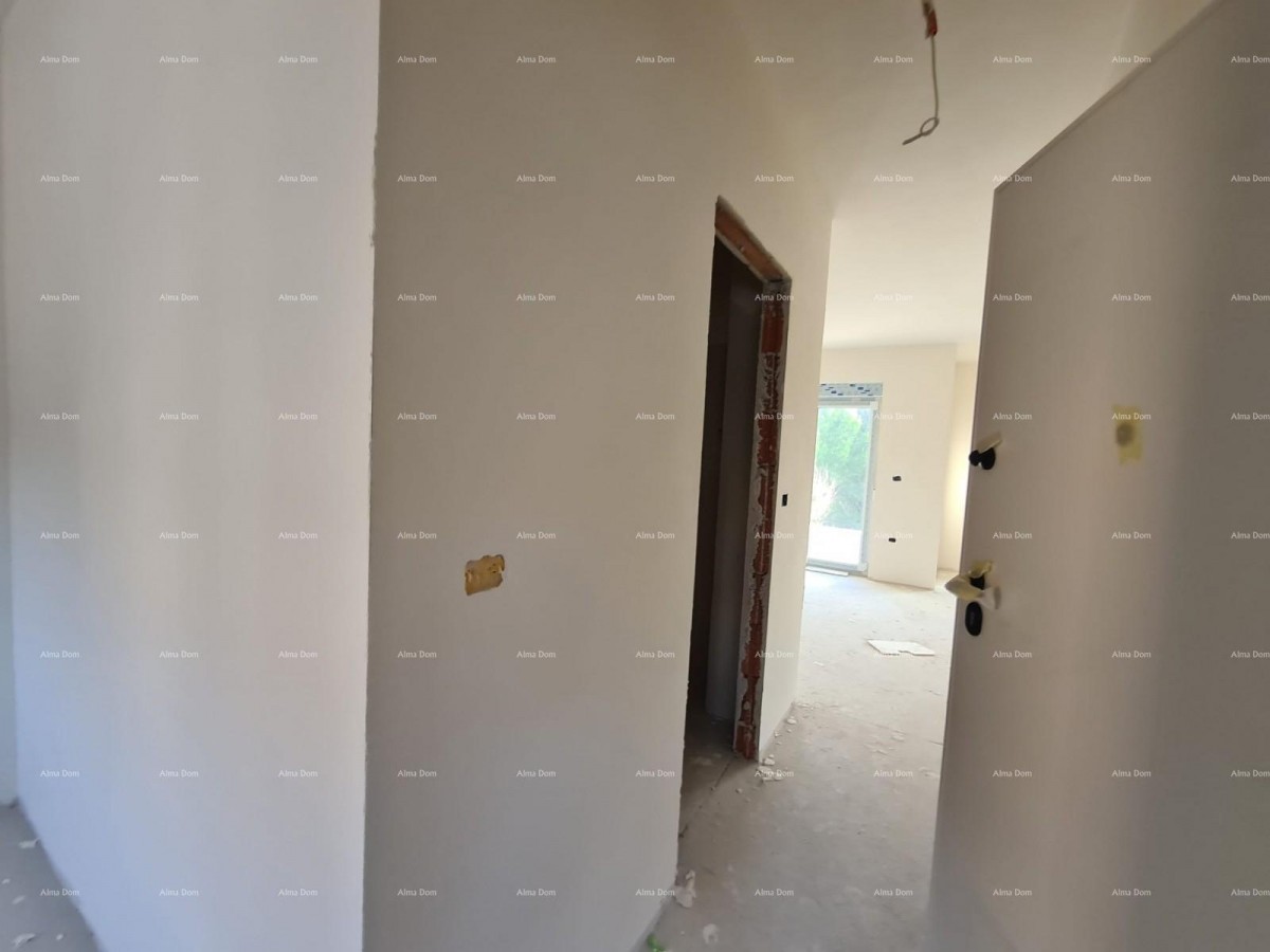 Prodaje se stan u Puli 15