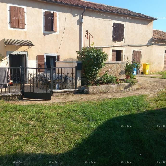 Izvrsna prilika- imanje s kamenom kućom, velikim zemljištem i pomoćnim objektima- blizina Rovinja! 3