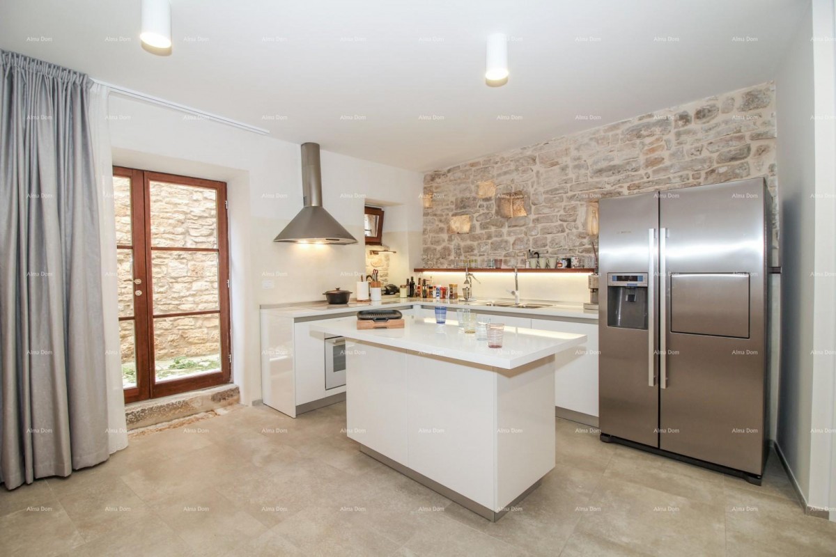 Beautiful, modernly furnished and renovated Istrian stone house for sale, Bale! 8