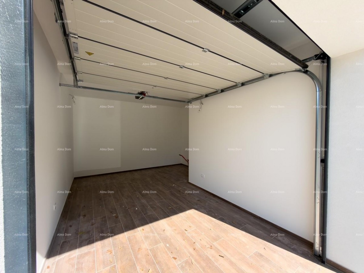 Новая постройка в отличном месте. 27