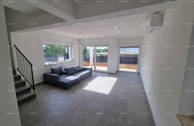 Moderna duplex kuća s krovnom terasom i panoramskim pogledom na more